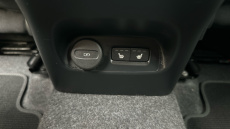 Volvo XC40 2.0 B4P Plus Dark 5dr Auto Petrol Estate